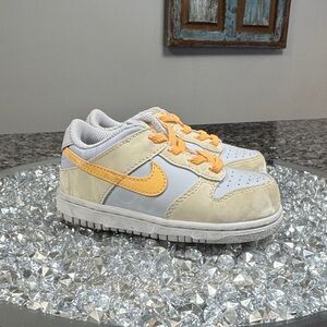 Nike Kids Sneakers in White and Yellow